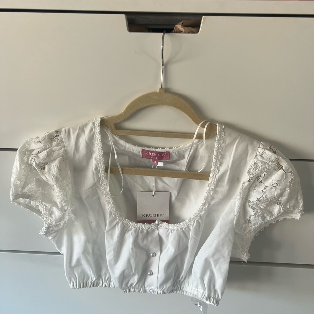 Traditional German dirndl blouse - Picture 2 of 2